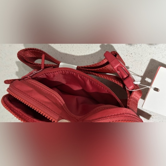 ✨NWT✨ Lululemon: Future Legacy Everywhere Belt Bag Mini - Picture 5 of 10